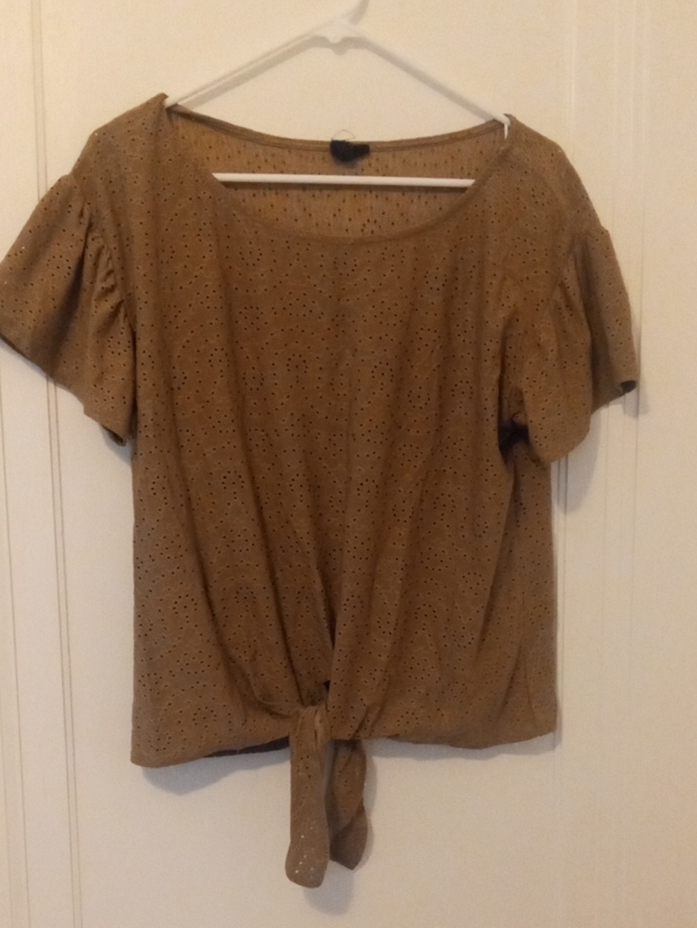 women small short sleeve brown eyelet top, tie front